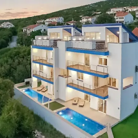 Searenity Pool - Seafront * Krmpote-Vodice