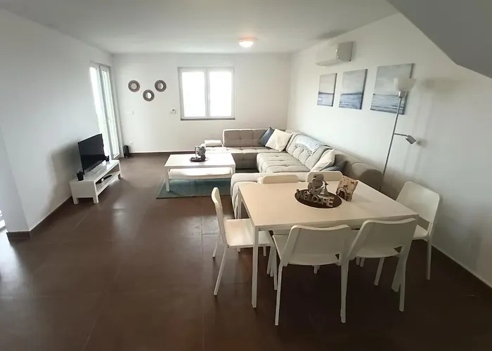 Apartmán Searenity Pool - Seafront *