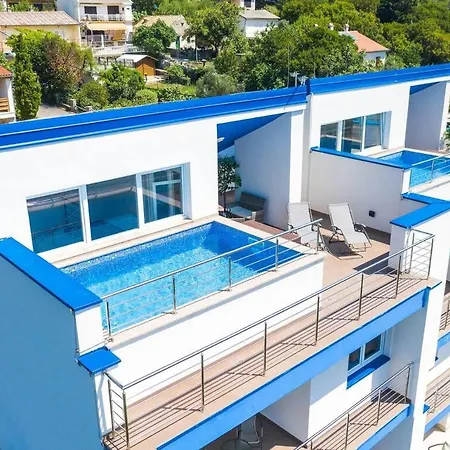 Apartment Searenity Pool - Seafront